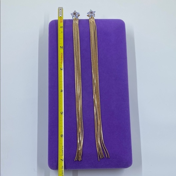 💛 Classic Gold Star Tassel Earrings - Picture 3 of 6